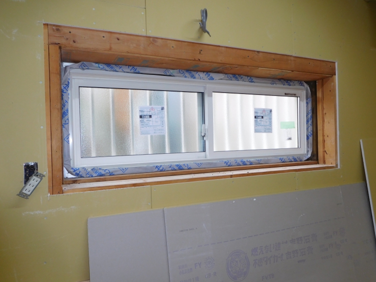 台所　マドリモアルミ樹脂複合窓改修後